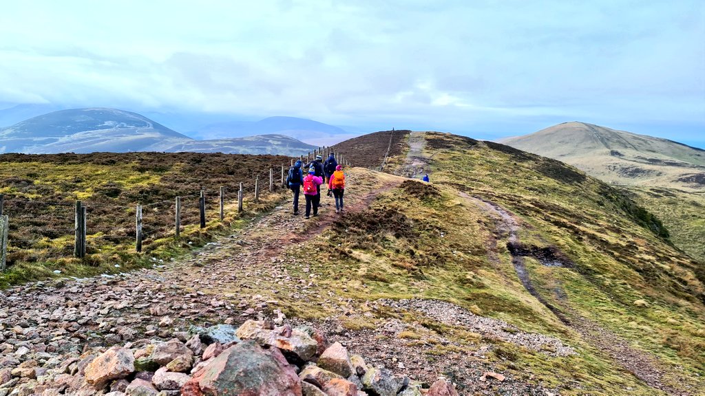 A 3 hill 6km walk in the Pentlands. Love when a forecast says low winds that turn out to be 40-60mph gusts. Dealt with the January cobwebs. 

Good to meet up with  #teamEdinburgh #DoddieAid2023 @ViewFromCamera @Munros4MND  @ilona_turnbull