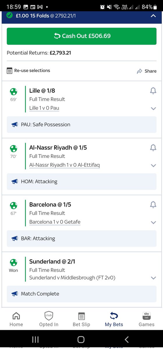 dannyakky10's tweet photo. @BadManBetting 2nd opinion haha , decided against putting £10 which I regret now, besides this need Madrid to draw tonight.. might try and hold out and then cash out then https://t.co/Fz2GrUuDiu