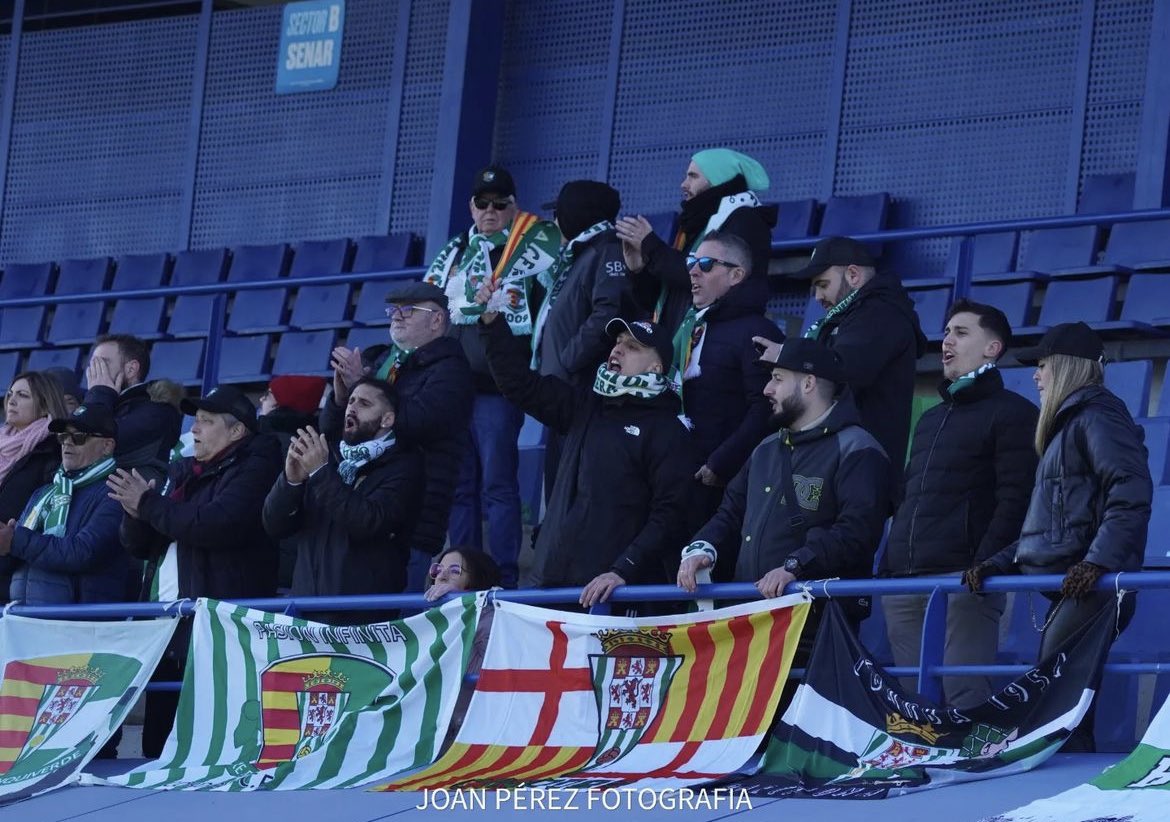 SBvCat's tweet photo. Día para estar apoyando al @CordobaFemenino en la CD Dani Jarque en su encuentro que tenía hoy ante el Espanyol. Muchas gracias por todo y a por la salvación 🤍💚🤍 https://t.co/BOdqkzYr8D