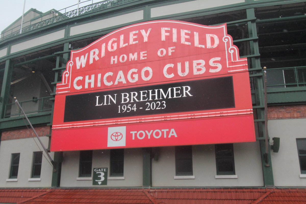 The Cubs mourn the passing of legendary Chicago radio personality and lifelong Cubs fan Lin Brehmer.

We send our condolences to his family and friends.