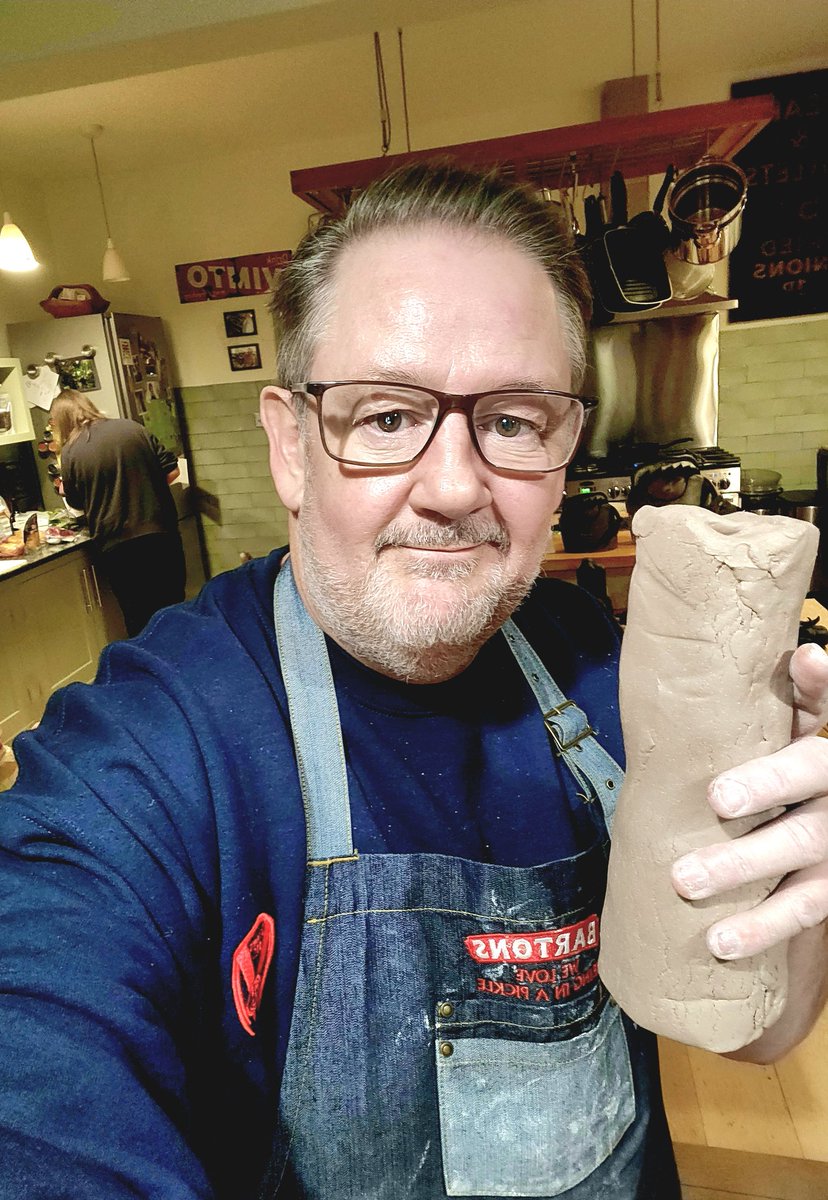 JohnnyVegasReal's tweet image. Dear Claire &amp;amp; @absoluteradio #RequestShow Could you pretty please play North Country Boy by @thecharlatans as I play with my clay and my boy cooks a late Sunday roast? Much appreciated, cheers!  appreciated. (Big kitchen, no cross contamination or earthy tasting Yorkshires) x