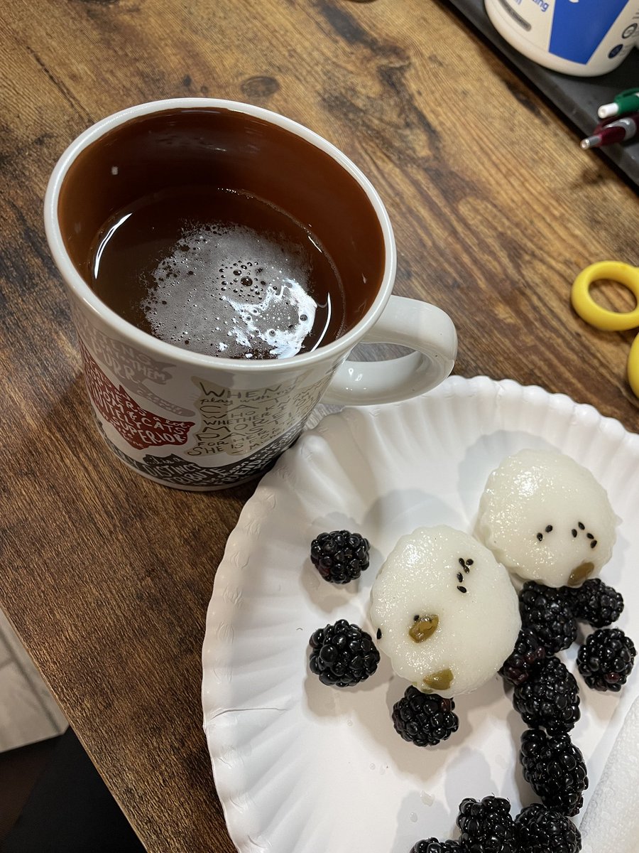 ChristineMeemo's tweet photo. Happy Seollal, y’all!

#lunarnewyear #seoulfood #ricecake https://t.co/dur2kEAhCL