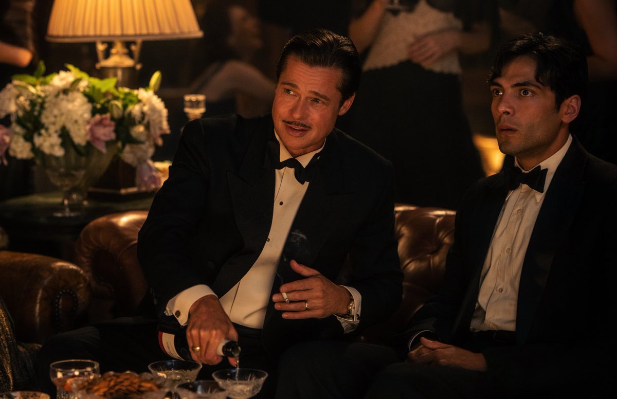 entrance_cl's tweet photo. Lo nuevo de #DamienChazelle, #Babylon, vuelve a resaltar la #música con la llegada del #cine sonoro a #Hollywood. Pero más que una historia, Babylon es un espectáculo: una #película de un número de variedades que coquetea con la muerte y el desborde 👉 https://t.co/oUtXLatVXM https://t.co/wo8lm8Xu18