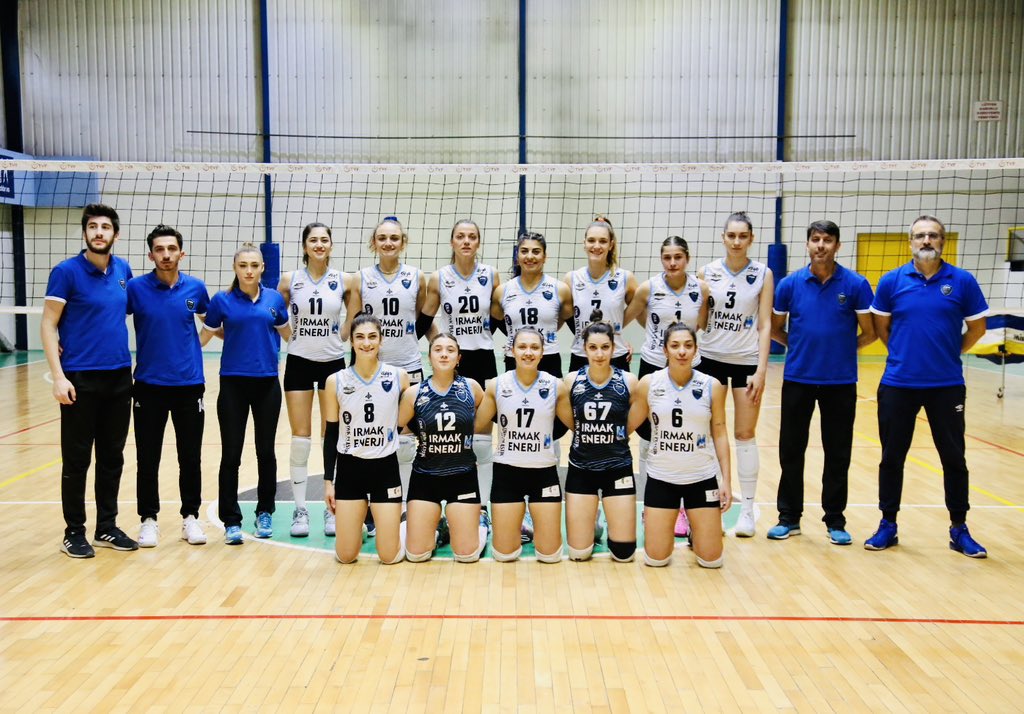 Adım adım 1. Lig’e 🙌🏻
Ada Spor ile bugün oynadığımız maçı 3-0 kazandık 🏐💪🏻
Mutluyuz, gururluyuz 👏🏻

#mfamaske #voleybol #kömürünkızları #fileninelmasları #fileninsultanları #volleyball #volleyballplayer #volleyballgirls #volleyballteam #voleybol2lig #tvf