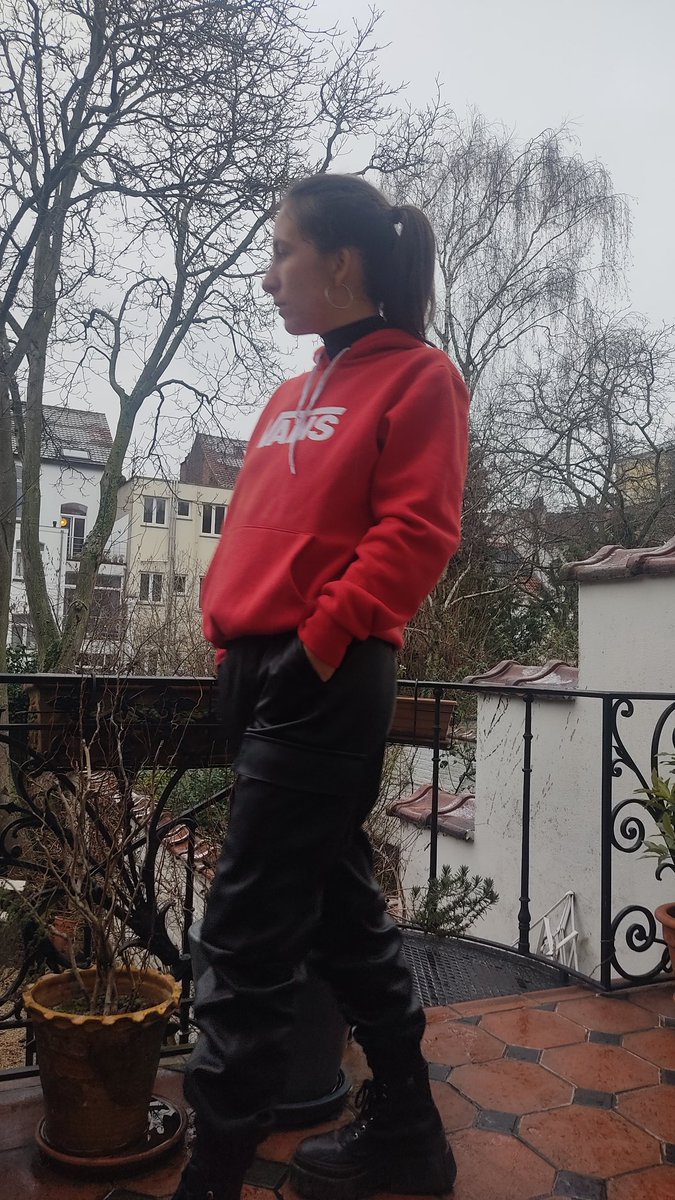 AinoAiny's tweet photo. Bruxelles je t'aime-Angèle https://t.co/3sb5U7lV3D