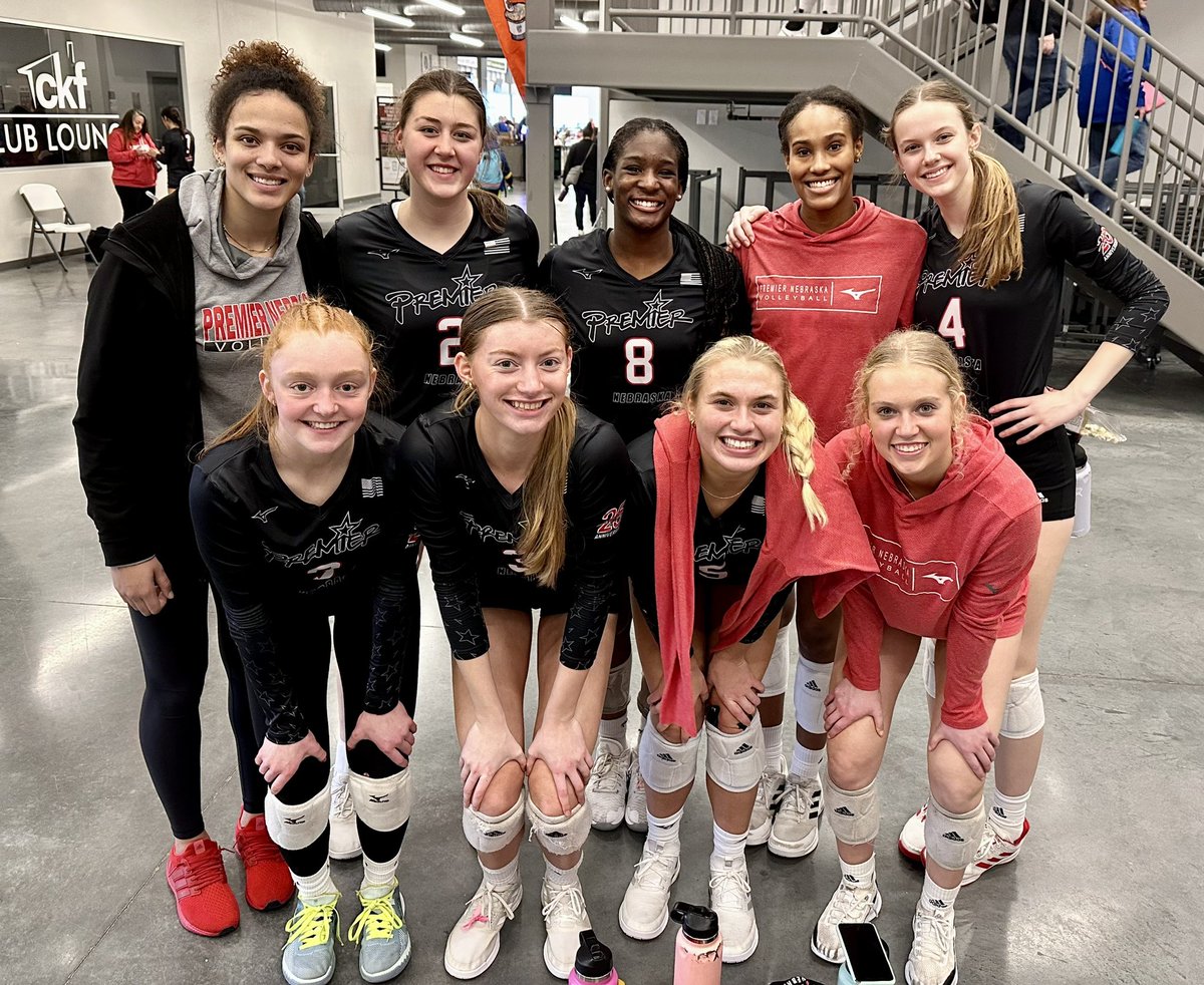 Premier_18Gold's tweet image. Sunday FUNday!! In week 1 of the Midwest Power League Premier NE 18 Gold goes 3-0.

✅ Sports Performance VB 18 Elite (2-0)
✅ Sports Performance VB 18 Kahl (2-0)
✅ Nebraska ONE 18 Black (2-0)

#ONEunit | #goPremierVB