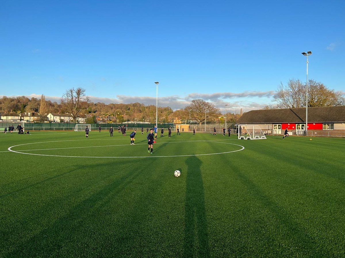 DunottarSport's tweet photo. On Friday our Year 7βs were treated to the use of @South_ParkFCβs 4G pitch due to frozen ground at our usual training venue. A phenomenal surface and venue. Thank you ππ½ #BeInspired #TheDifferenceIsDunottar https://t.co/gc7zIaDkKF