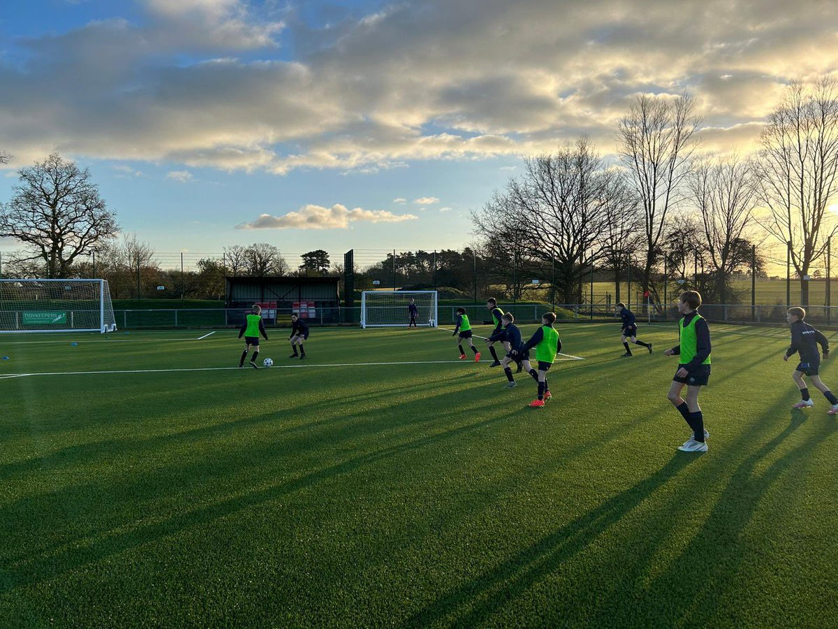 DunottarSport's tweet photo. On Friday our Year 7βs were treated to the use of @South_ParkFCβs 4G pitch due to frozen ground at our usual training venue. A phenomenal surface and venue. Thank you ππ½ #BeInspired #TheDifferenceIsDunottar https://t.co/gc7zIaDkKF