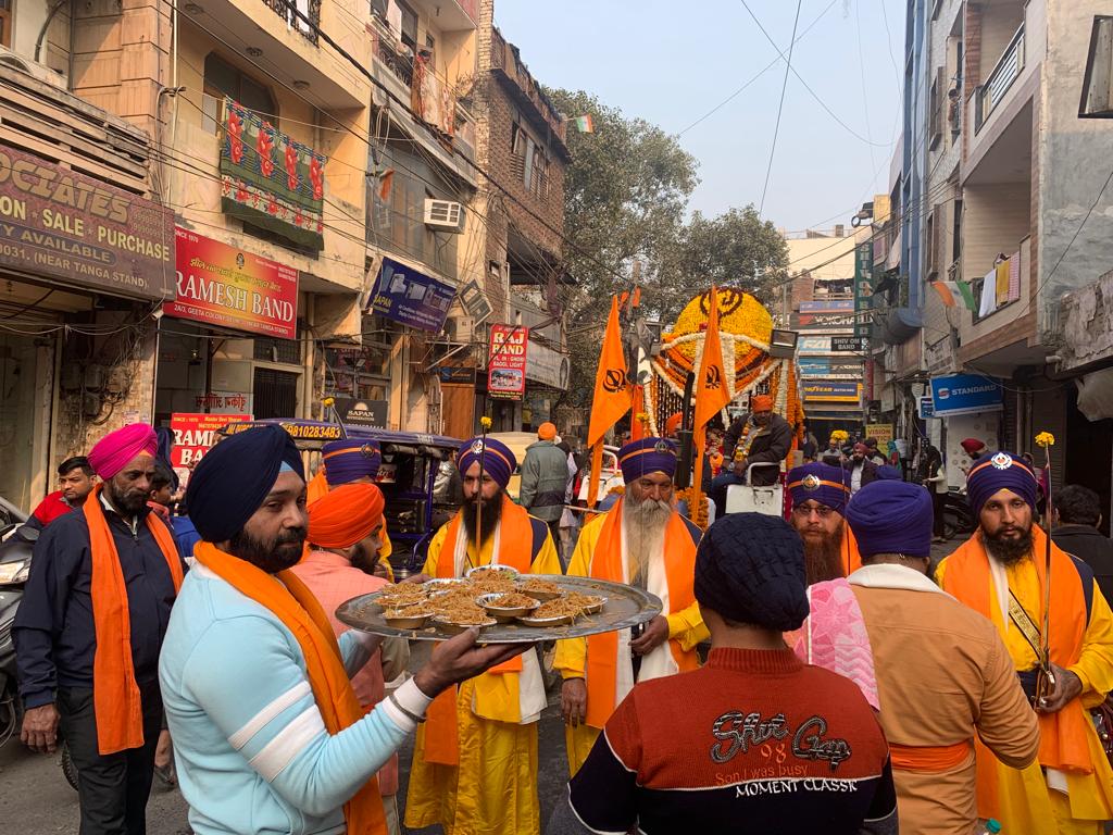 mandeep40548693's tweet photo. धन धन श्री गुरु गोविंद सिंह जी महाराज जी दे प्रकाश पूरब नू समर्पित नगर कीर्तन कृष्ण नगर https://t.co/47IKW6ZKiA