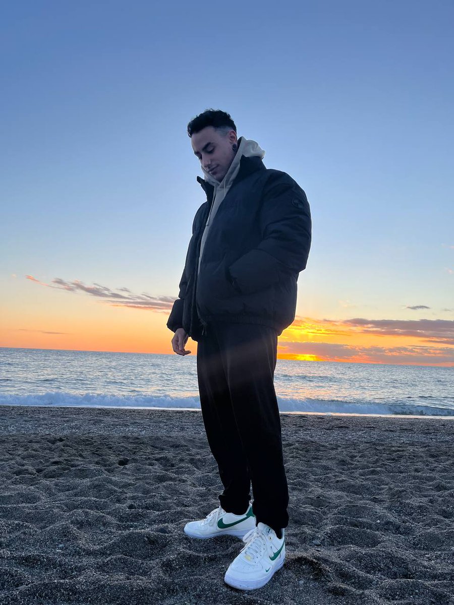 juulio_ap's tweet photo. playeo invernal 🤍🌊❄️ https://t.co/DgvTlOjpmR
