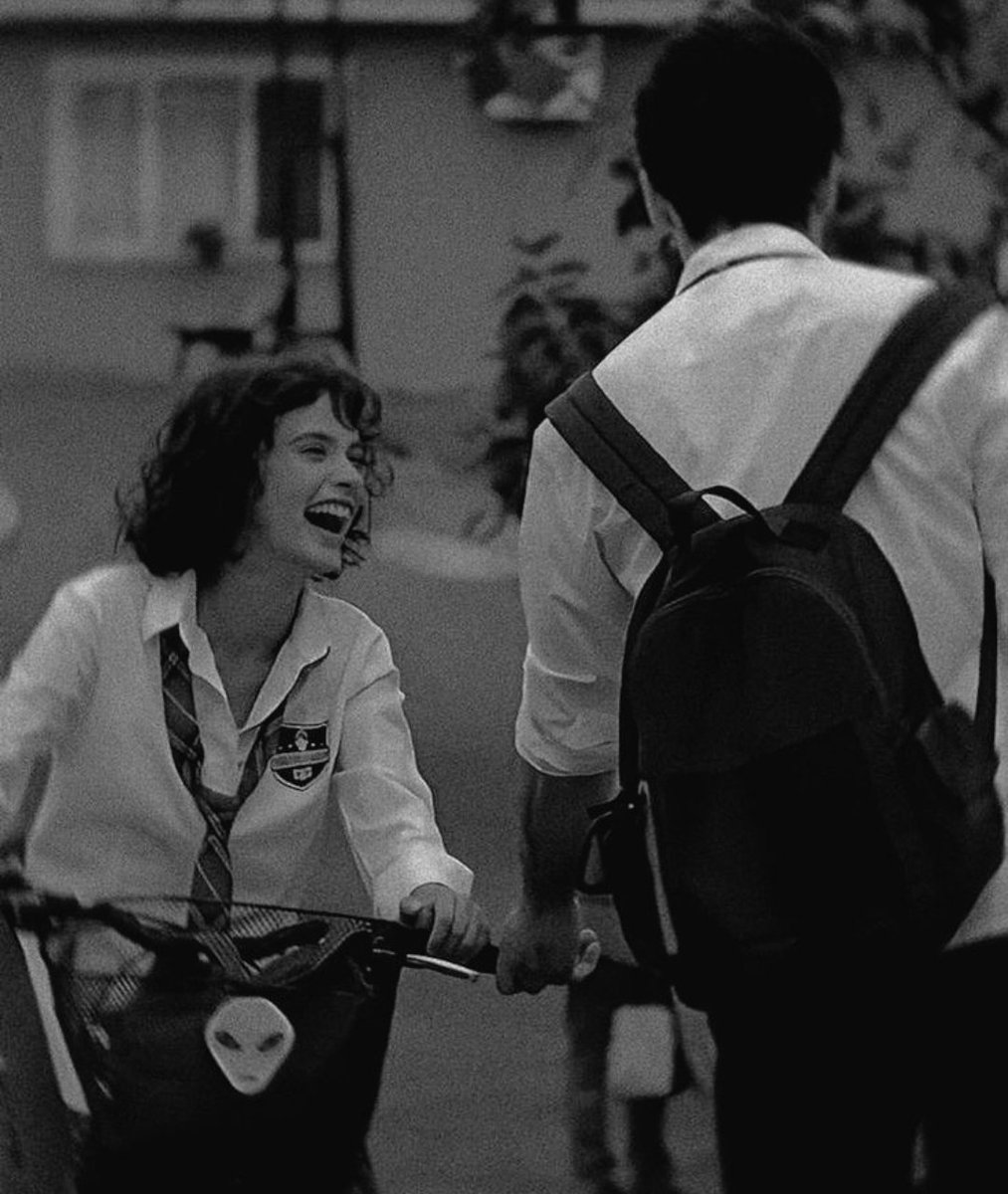 "kalbimde bir yerde bir orman yanıyor"

#ZeyÇağ