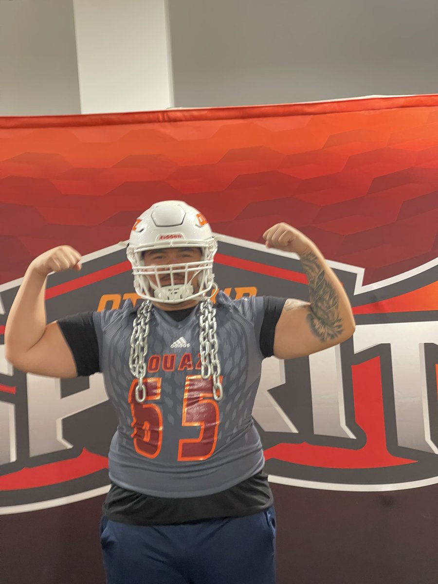 robrojas65's tweet photo. Went on an official visit to @OUAZFootball and I want to thank all the coach’s for showing me love and appreciate the time they took to show me around… @CoachVizcaya20 @CoachRiveraOUAZ @CoachJDominguez @sdmesaathletics  @CoachChevSD @SwagLabGD @BallCoachGW @AllegianceOL https://t.co/rqMNUGxWUs