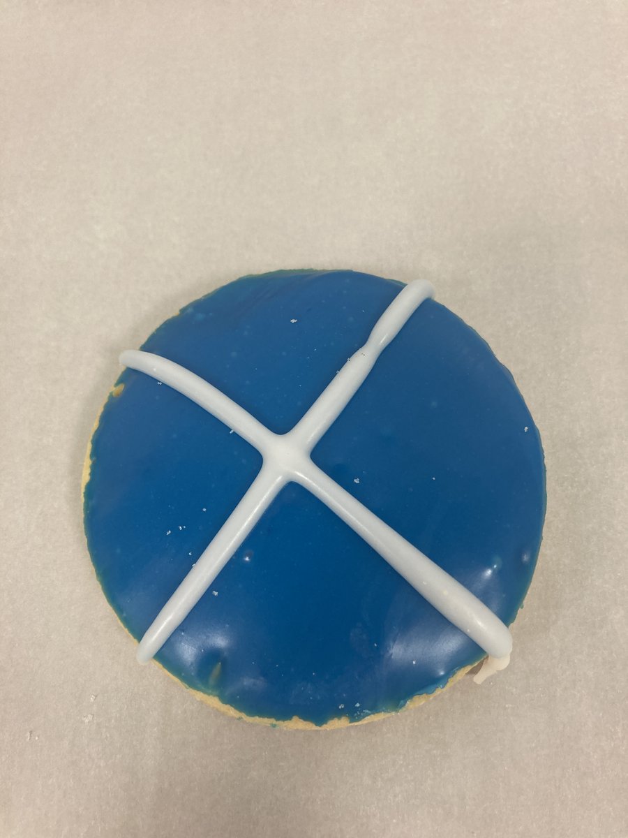CityMarketcogc's tweet photo. This week we will be selling our #BurnsBox inspired by all things Scottish ahead of #BurnsNight containing your Scottish favourites. #EmpireBiscuit #CaramelSlice #Shortbread #HighlandCowCupcake #weeScottieDogCupcake #IcedGingerbread all 6 items for £5 to get your party started https://t.co/1xJ5zmrg8z