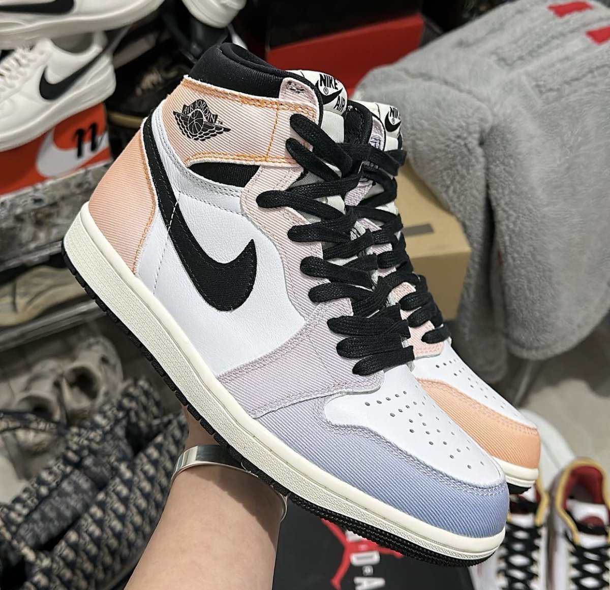 SneakerScouts's tweet photo. Release Date: Air Jordan 1 High OG 'Skyline' - March 18, 2023 |$180| #SneakerScouts 

https://t.co/dVMyon2hMD https://t.co/8L9VyObipj
