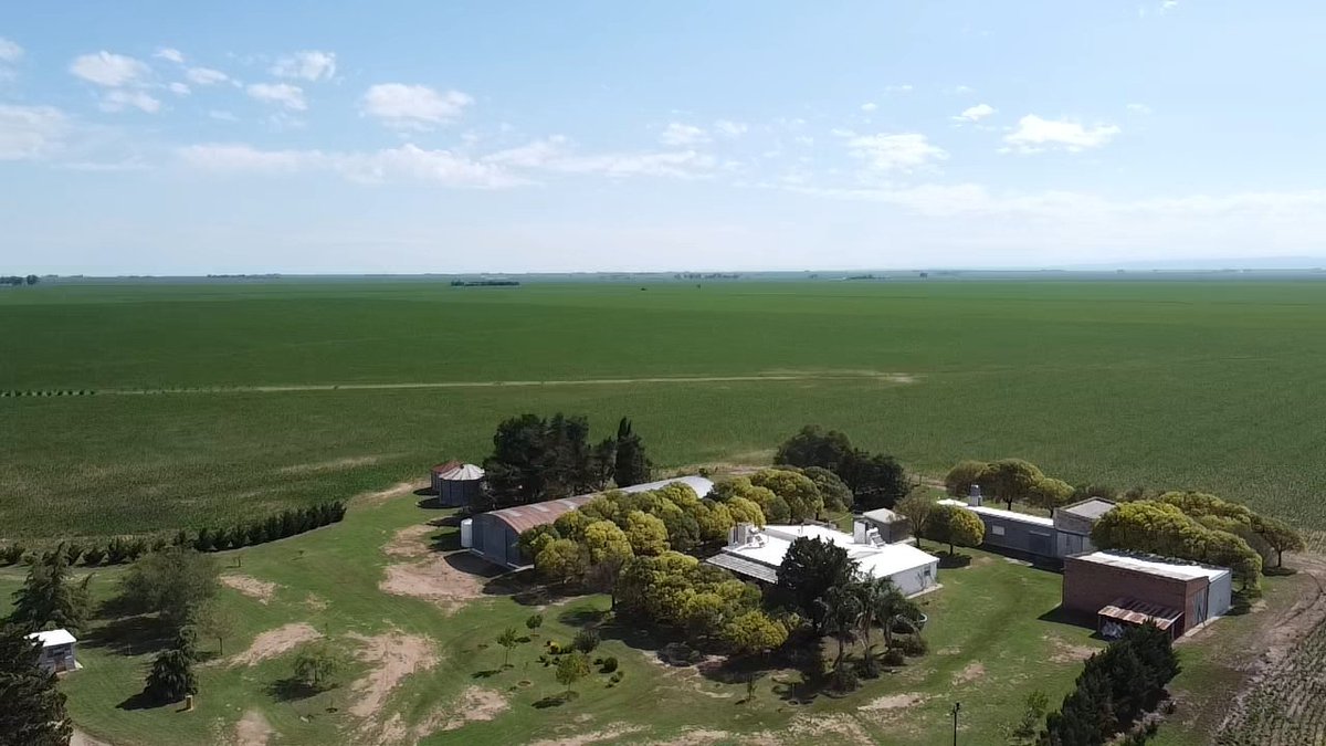 DanielStobbia's tweet image. Donde viven los que te dicen como cuidar el ambiente // Donde vivimos los que no sabemos cuidarlo