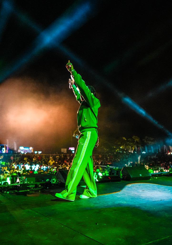 3musicnetworks's tweet image. ICYMI🇯🇲🇬🇭: @stonebwoy was in Jamaica over the weekend to represent Ghana at the just ended @rebelsalute concert. 

He met some fathers of reggae/dancehall &amp;amp; prestigious guests like Jamaica’s Minister for Culture &amp;amp; Entertainment— Hon. Olivia Grange + Trinidad’s Minister for same.