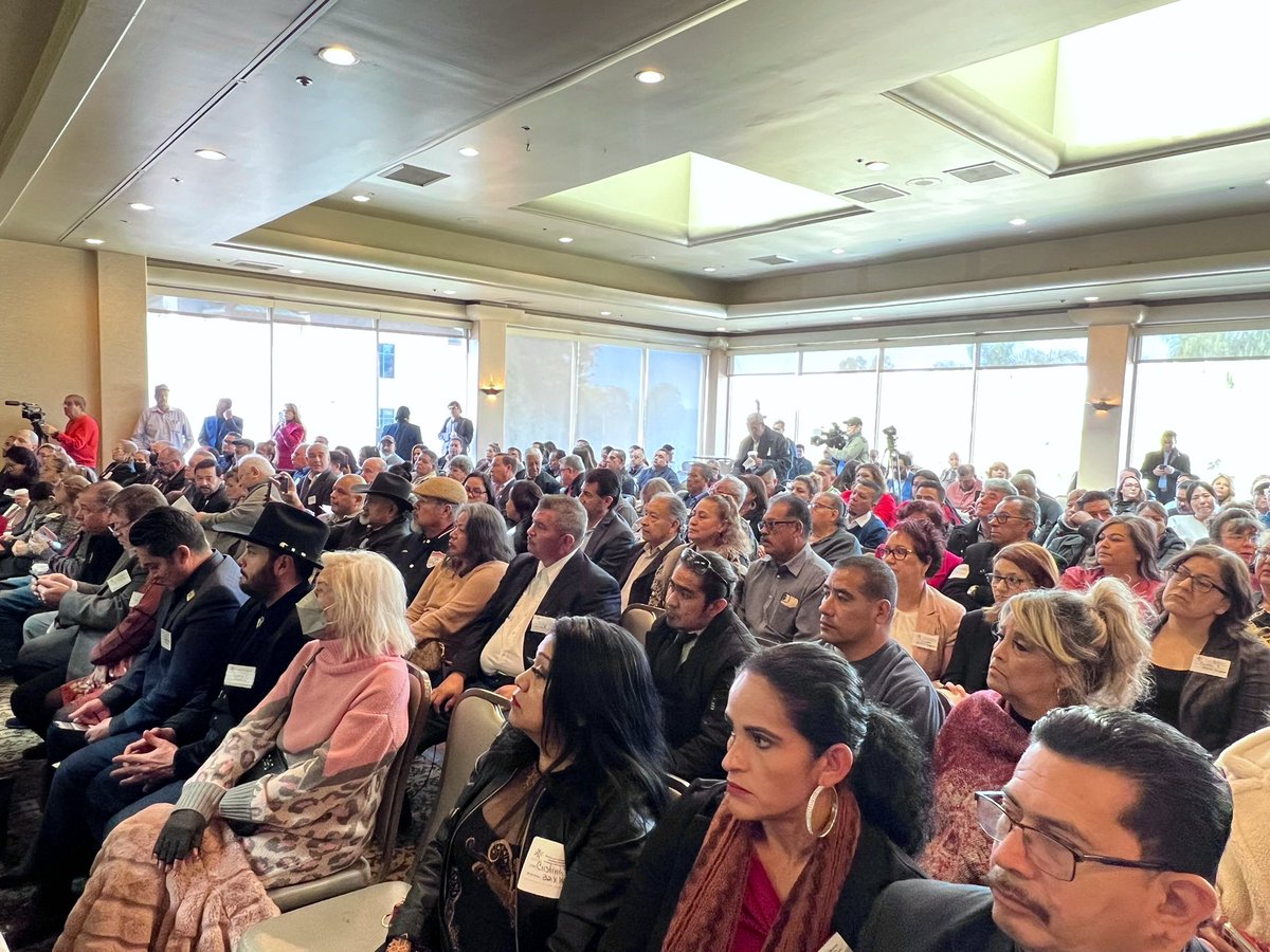 CaraveoBertha's tweet photo. Gracias al Colectivo de Federaciones y Organizaciones Mexicanas Migrantes por la invitación a dialogar con distintos sectores de la población mexicana residente en el exterior. https://t.co/pL5MnkJyqK