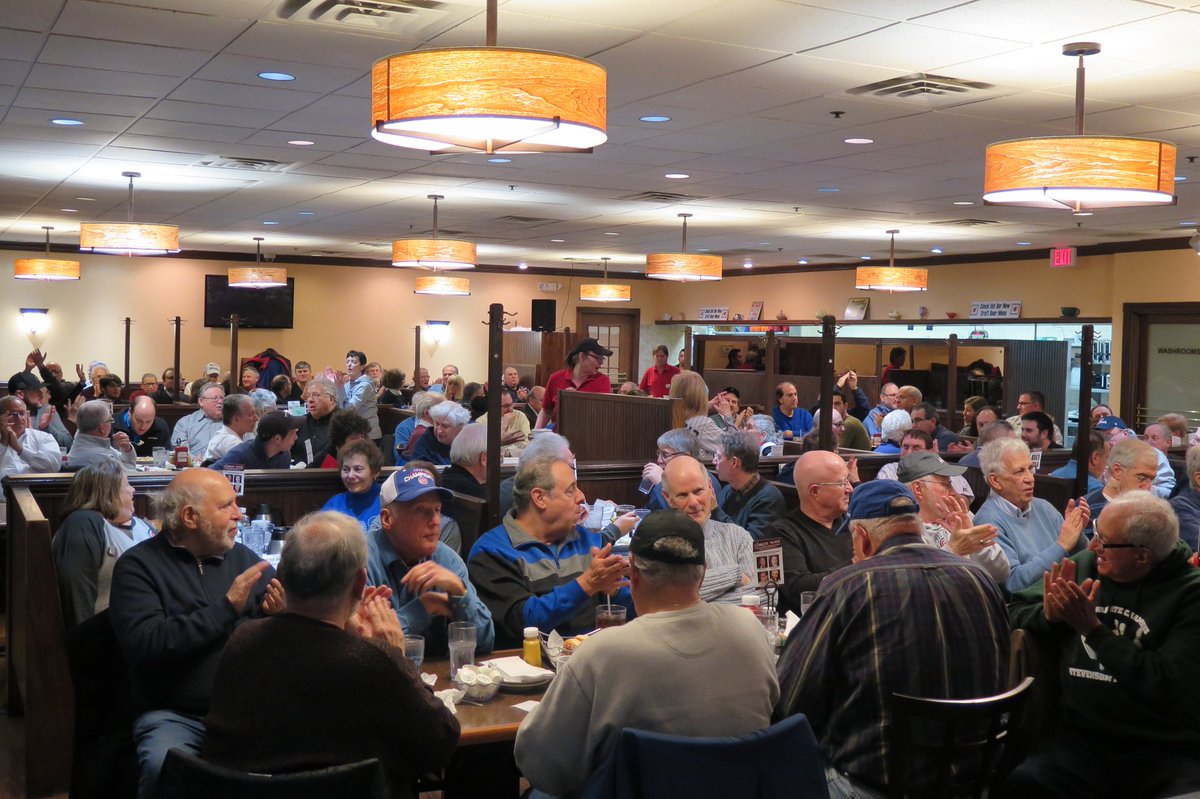 MaxandBennys's tweet photo. Bruce Levine returns! Before heading off for spring training, Bruce Levine, who has been covering both the Cubs and White Sox for more than 30 years, will be here to discuss the upcoming season and interact with the crowd. 
2/7/2023 7:00 pm -  8:00 pm https://t.co/YBOvWjvNbg