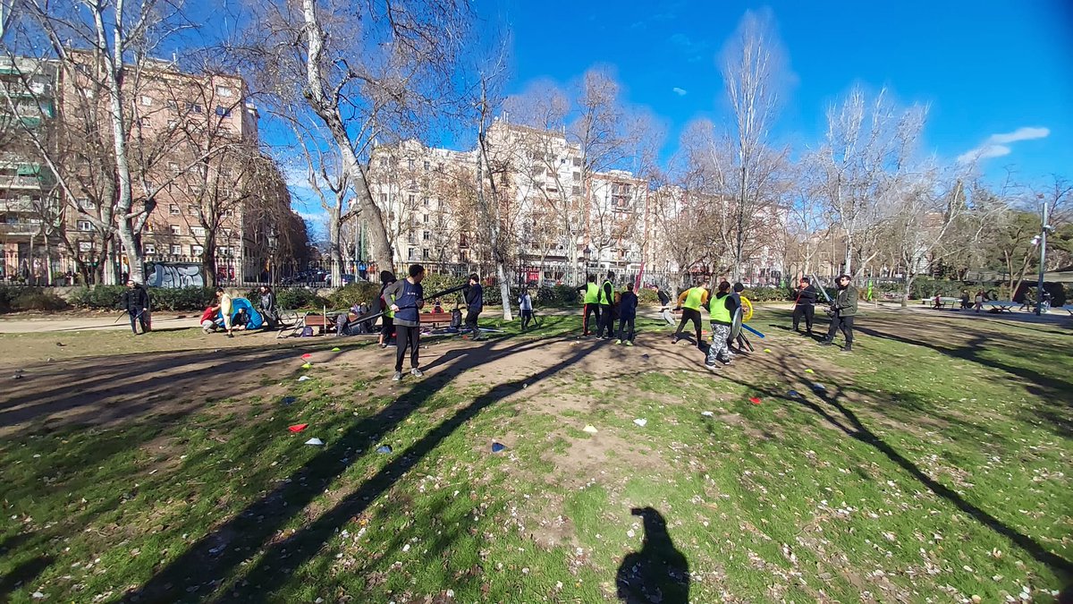 SoftBCN's tweet photo. Softcombat i Jugger a Barcelona.
T'apuntes a practicar amb nosaltres?
#LARP #juggerbarcelona #bcnjugger #activitats #joventut #espaijove #meetup #softcombatbcn #medieval #softcombatspain #rolenviu
#jovebarcelona #jovebcn #fantasy #costume #cosplay #larper #rev #fantasylarp https://t.co/XDetLJVYJq