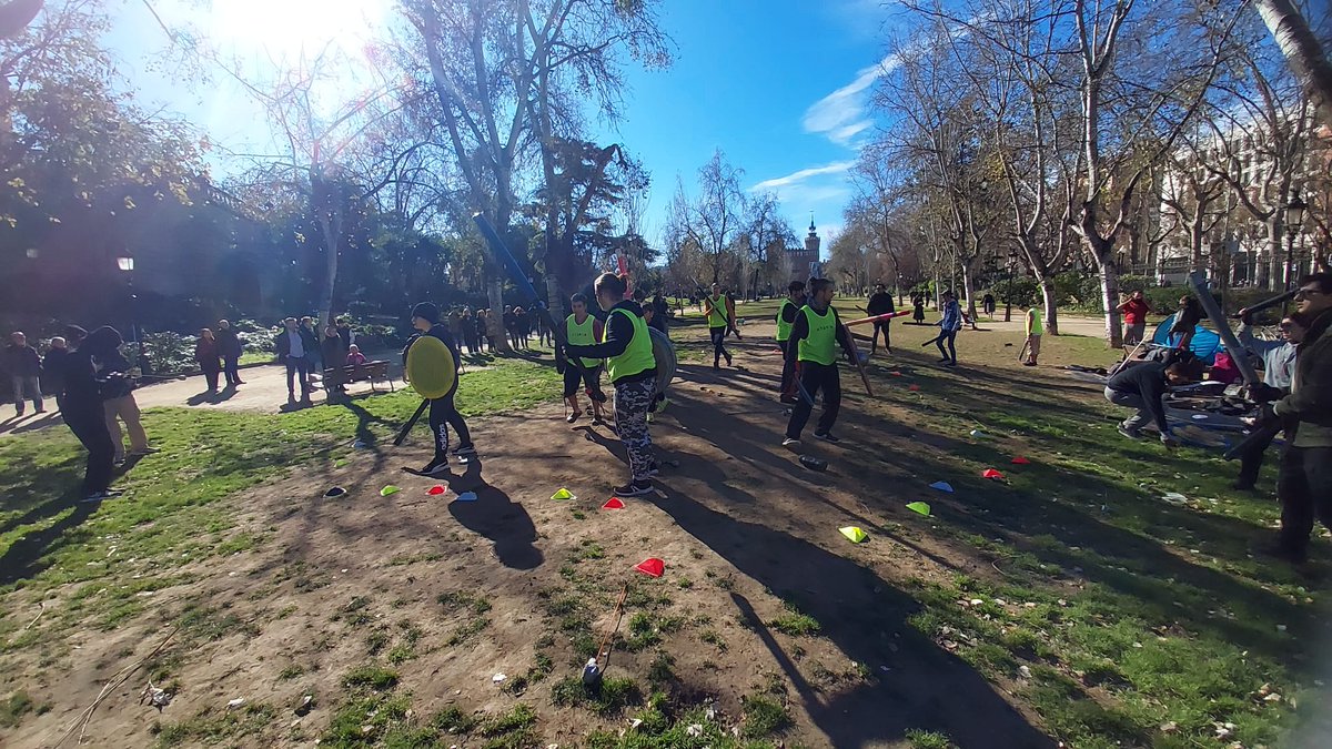 SoftBCN's tweet photo. Softcombat i Jugger a Barcelona.
T'apuntes a practicar amb nosaltres?
#LARP #juggerbarcelona #bcnjugger #activitats #joventut #espaijove #meetup #softcombatbcn #medieval #softcombatspain #rolenviu
#jovebarcelona #jovebcn #fantasy #costume #cosplay #larper #rev #fantasylarp https://t.co/XDetLJVYJq