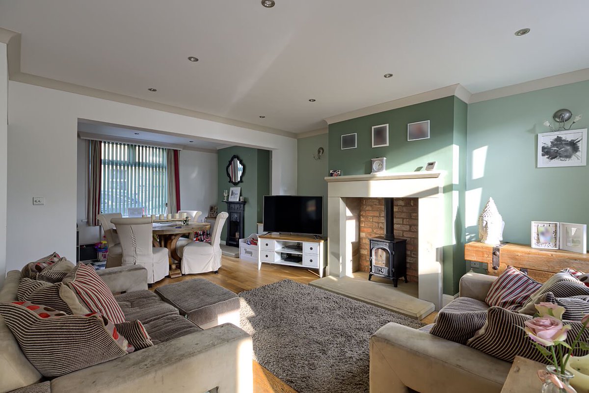 PendleHillProps's tweet photo. πSneakPreviewπ ComingSoon #3Beds #RibbleValley #ForSale #EndTerrace https://t.co/sGn3M3EQsl