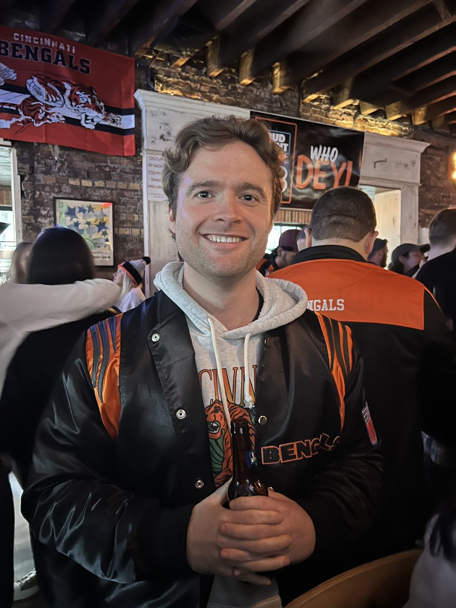 bobgoochman's tweet photo. who dey say it back https://t.co/HpCgASBJeu