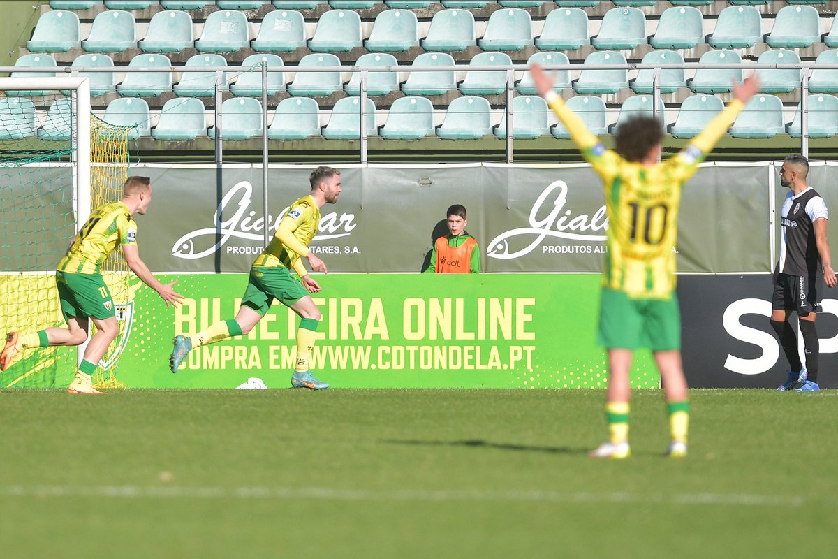 CDTondela1933's tweet photo. 🫡 Manu G⚽L⚽
#naçãobeirã #CDTSCF https://t.co/NU59hHuwk0