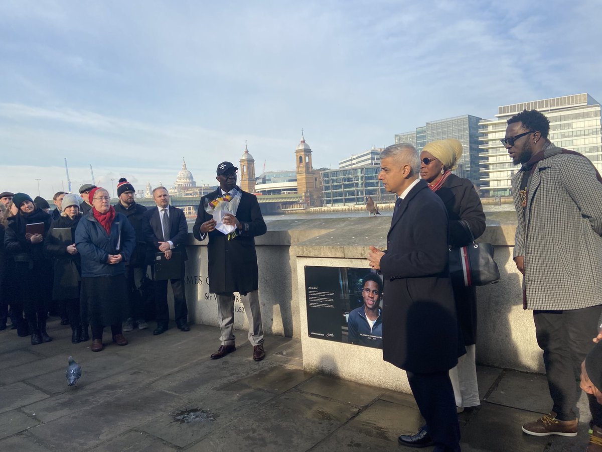 sunnylambe's tweet photo. Congratulations to Mr and Mrs Olubunmi Adewole on the unveiling of a plague in memory of their late son Folajinmi Olubunmi Adewole #Jimithehero for his act of selflessness @Southwarkcathed @BishopSouthwark @MayorofLondon @lb_southwark https://t.co/KSuvMKMpvt
