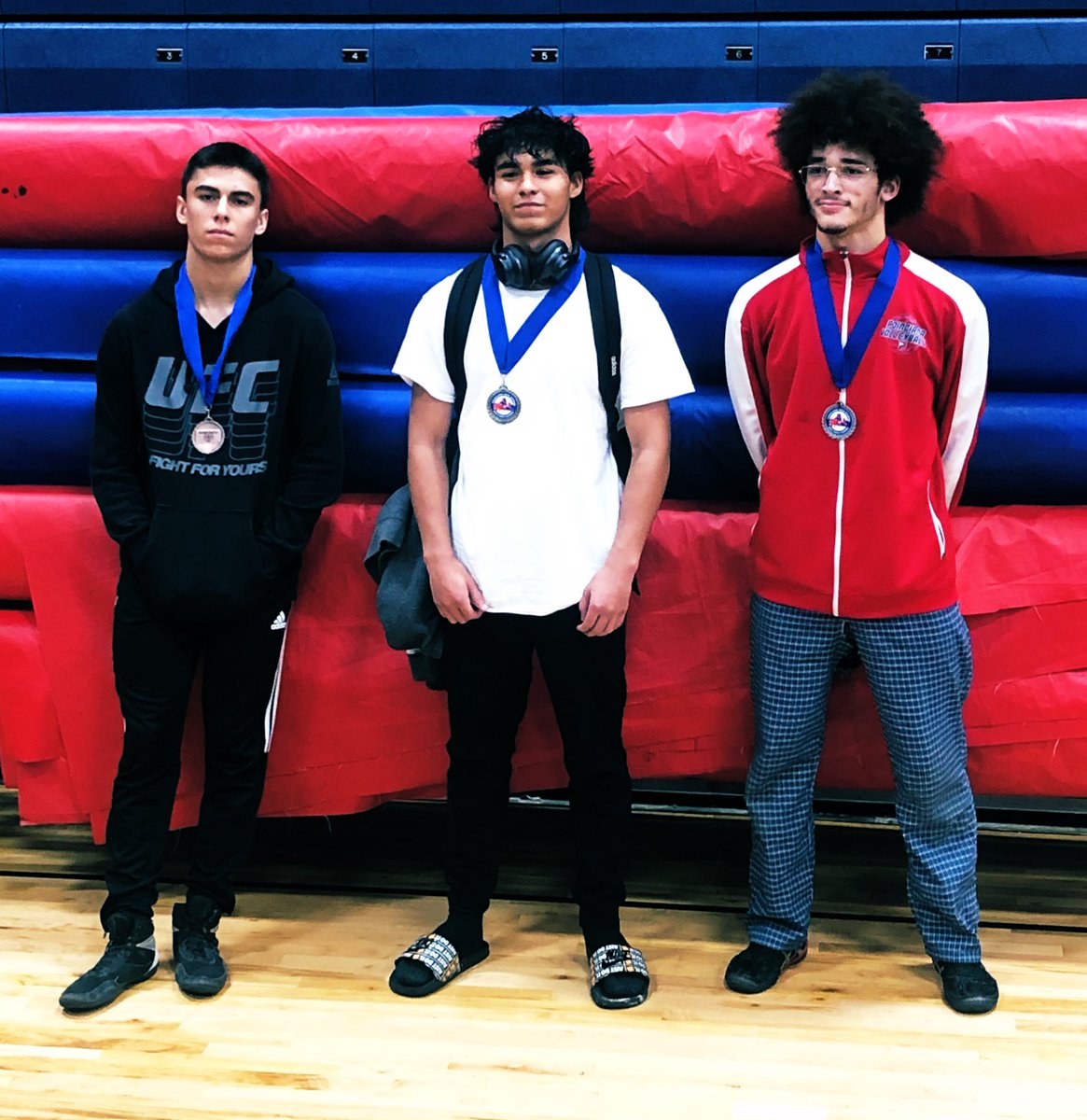 ColonialHOS's tweet photo. Senior Julian Guzman is your 2023 War Eagle Classic CHAMPION at 145lbs! He stole the show with three victories by pinfall!
#hogsofsteel #hartford https://t.co/fBxLuLSQMo