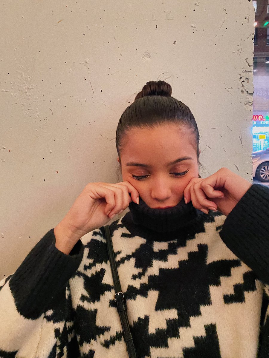 Emiliaconic's tweet image. #𝗸𝗻𝗼𝗰𝗸𖡫𝒌𝒏𝒐𝒄𝒌 hice para que me dejaran pasar al gran #𝐓𝐖𝐈𝐍𝐊𝐒_3rd𝗖𝗕𖤣 y disfrutar de las bebas. Felicitaciones por el regreso

💎 Oᴋᴇʏ, ¿𝕋𝕦 𝕔𝕣𝕖𝕖𝕤 𝕖𝕟 𝕞𝕚? - 𝗘𝗺𝗶𝗹𝗶𝗮 𝗠𝗮𝗺𝗶