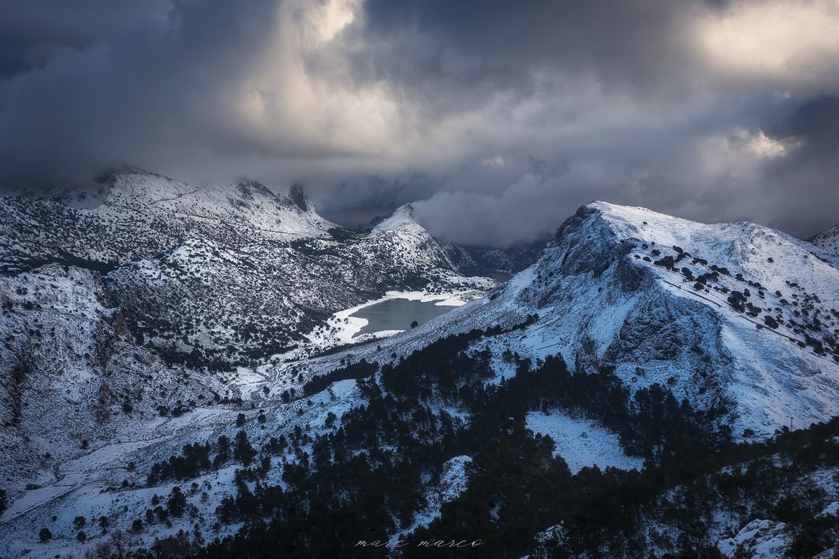 MarcMarcoPhoto's tweet photo. Tramuntana nevada.

Volveremos a ver otra como esta estos días…?🤔

Instagram: @marcmarcophotography

@MeteoredES @ELTIEMPO @tiempobrasero @MeteoredES @TempsIB3 @UHmallorca @diariomallorca @rbmeteonews @meteobalear @ElTiempoes @ElTiempo_tve https://t.co/Ddf18CkWk7