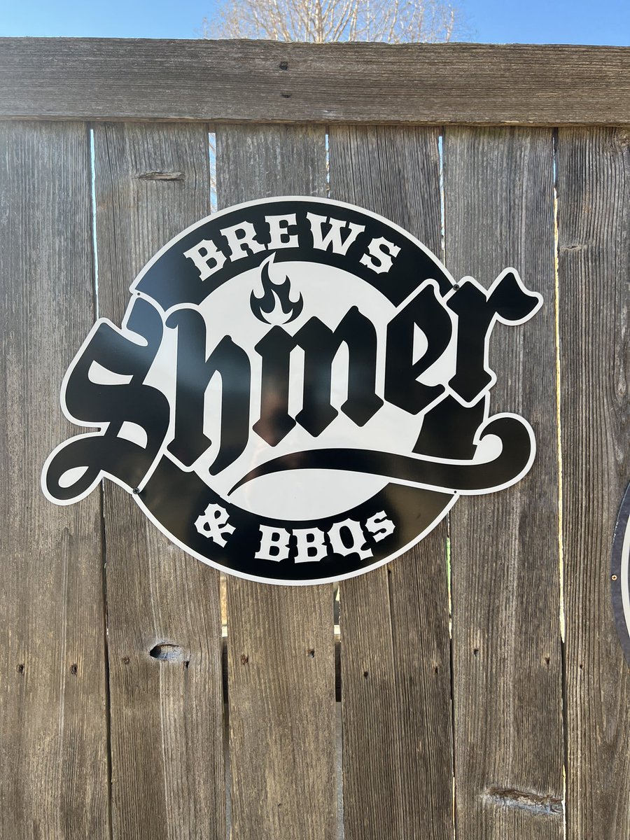 bigdaddyj66's tweet photo. Saw this @ShinerBeer sign awhile back @HurtadoBBQ and I had to have it. Delivery has been delayed because I was relying on family 😂. Fits in well with the other @Peticolas and #StArnolds signs. #GigEm https://t.co/5OdHzOxt6H