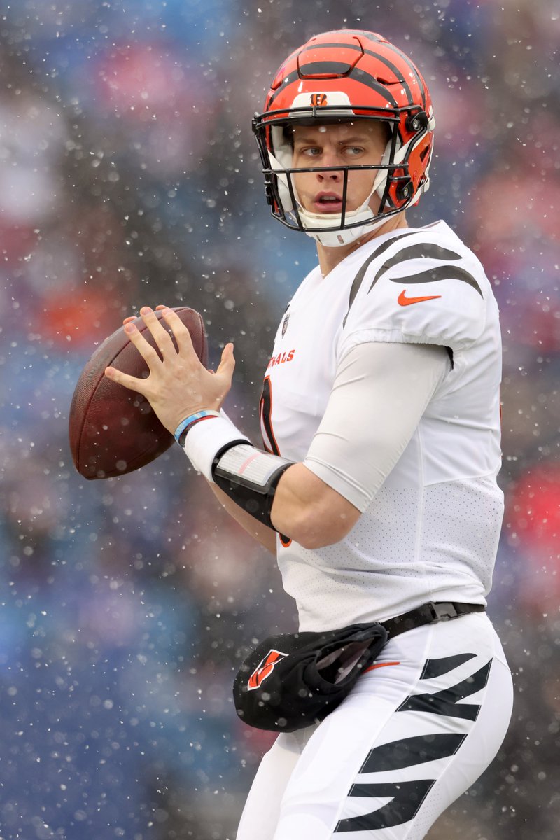 SNFonNBC's tweet photo. STATEMENT MADE. 🐯

🏈 4/4
🏈 65 YARDS
🏈 1 TD

#RuleTheJungle https://t.co/rUzLEp6IJO