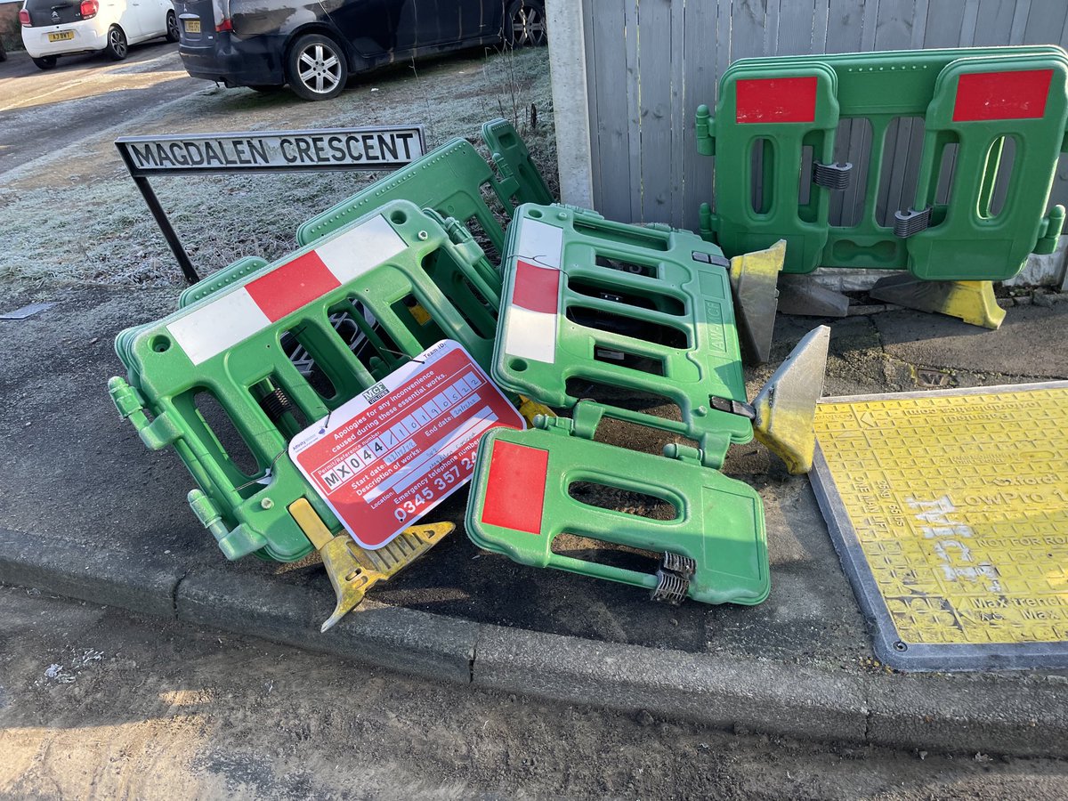 ⁦⁦<a href="/AffinityWater/">Affinity Water 🦆</a>⁩ any chance u can collect this pile of ur kit / clear up mess from kt147sr sometime soon ? Been sat there a month now.