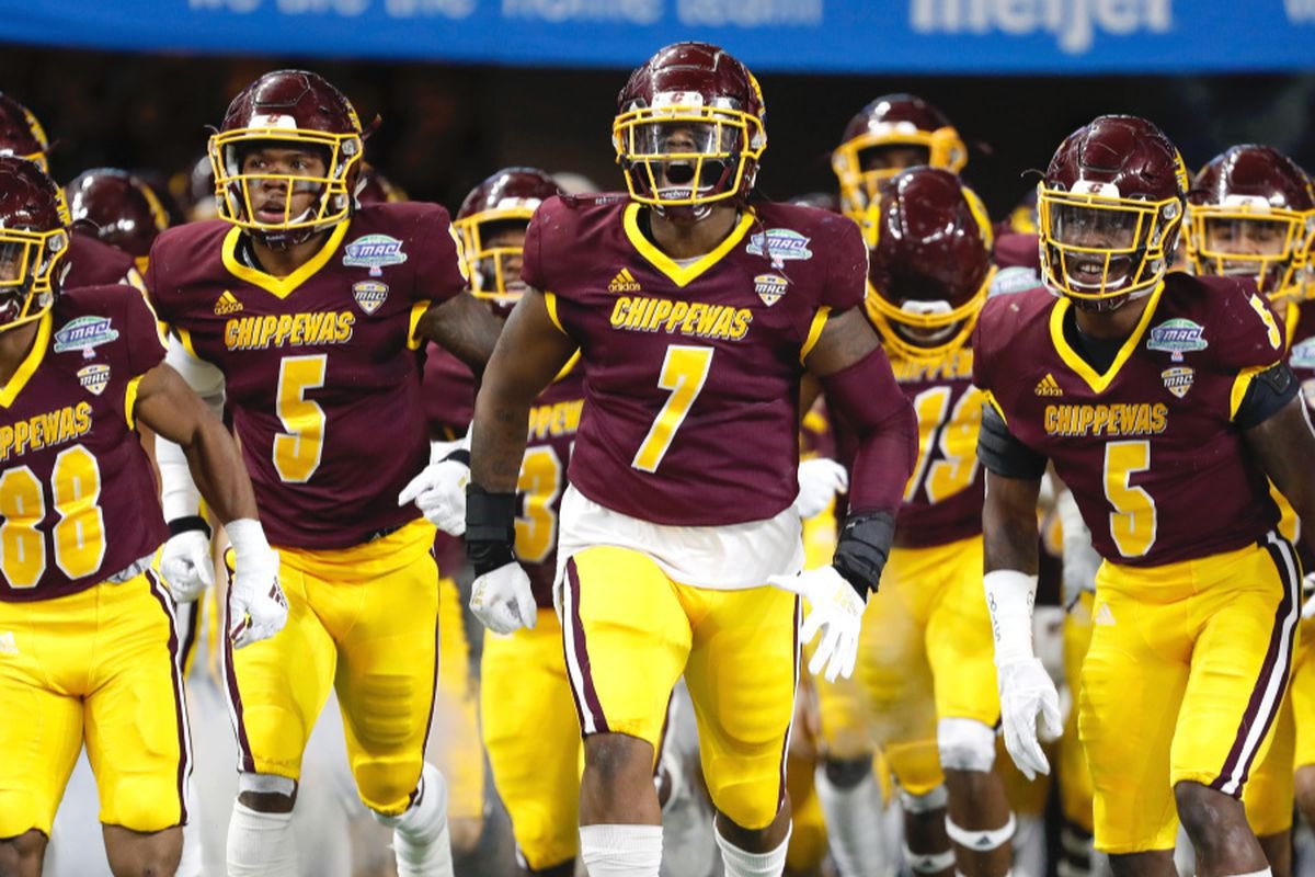 Blessed to receive an offer from Central Michigan University #AGTG <a href="/JermainCrowell/">Jermain Crowell</a> @Drog_23 <a href="/AllenTrieu/">Allen Trieu</a> <a href="/CoachBlackwell_/">Curtis Blackwell II</a>  #fireupchips