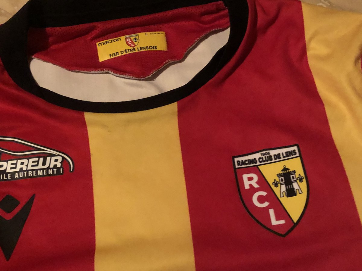 CDS0711's tweet photo. #Footix : J’sais pas si je vous ai déjà dit que j’suis (légèrement.) #fan #accro du @RCLens depuis la plus tendre #Enfance !??!! #Footix #Biloute #SangEtOr #Footeux #Chti #football @RCLens #BrestLens #Lensois #SB29RCL #RCLens https://t.co/4CXVNqa5UP