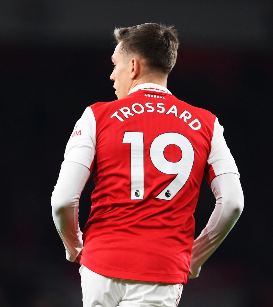 LTrossard's tweet image. Glad to meet you, Gunners! 😍 
Big three points and amazing atmosphere out there! 🙌 @Arsenal