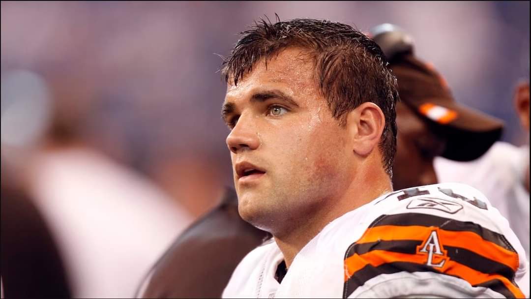 Peyton Hillis has been discharged per his girlfriend! This man is a #TrueHero 
Never got the media attention  he deserved.