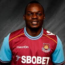 SteveJollyWHU's tweet photo. @nicklipman3 Only one man could top Dawson at CB.... https://t.co/Ajcl7GjC9k