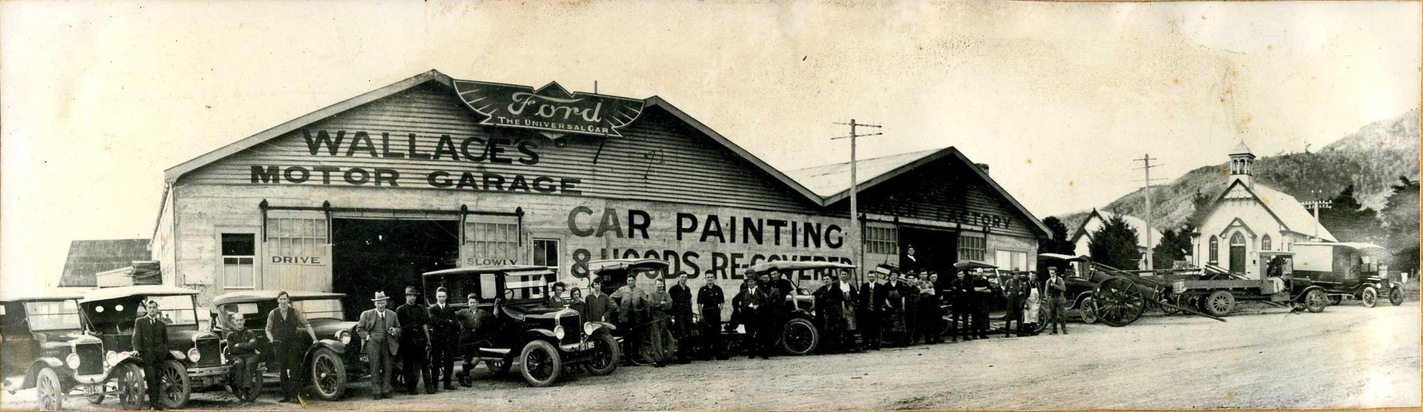 TeArohaMuseum on Twitter "Wallace's Garage c1928. Later became Hawke