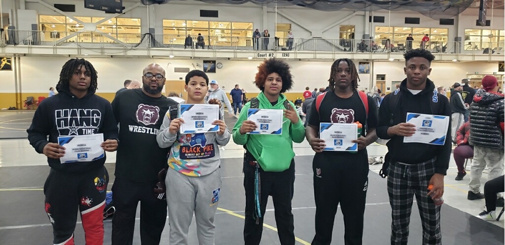 Lawrence Central Bears Wrestling (@lcwrestlingbear) on Twitter photo shoutout to our <a href="/belzerathletics/">Belzer Athletics</a> wrestlers. They wrestled 5x yesterday in a middle school dual meet and some wrestled 5x today. So proud of their accomplishments! #lcbears
Antonio Ford - 6th
Errol Kerns - 2nd
Damar Leavelle - 5th
Ja'Siah McFerson - 8th
Jaxson Owens - 4th shoutout to our <a href="/belzerathletics/">Belzer Athletics</a> wrestlers. They wrestled 5x yesterday in a middle school dual meet and some wrestled 5x today. So proud of their accomplishments! #lcbears
Antonio Ford - 6th
Errol Kerns - 2nd
Damar Leavelle - 5th
Ja'Siah McFerson - 8th
Jaxson Owens - 4th