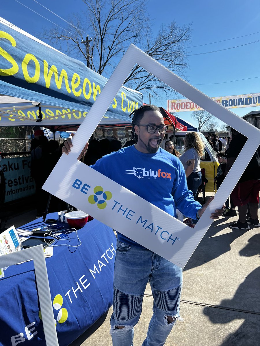 smoothwest1982's tweet photo. Representing Blufox Mobile at the Houston Asian Festival!  So much fun. @BlufoxMobileLLC #@BeTheMatch https://t.co/c3OZD4TMm3