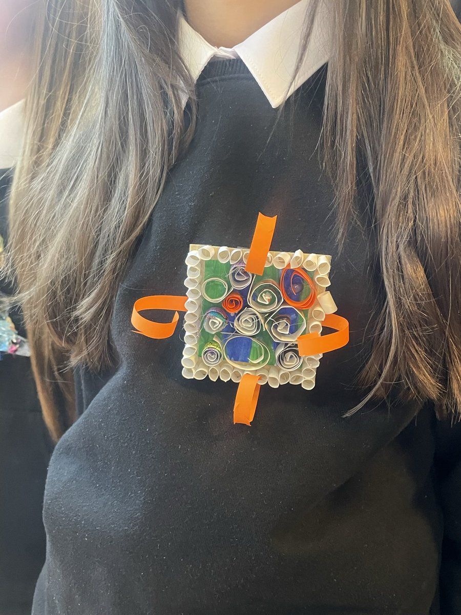 RossReid9's tweet image. Loved doing this project with my 2 S1 classes. The unit of work was designed by Mrs McDowall. Design an Eco broach from old materials left about the art department. Each pupil gets a random pack of materials and can only use what’s in the pack. 2 period unit of work #workfast #go