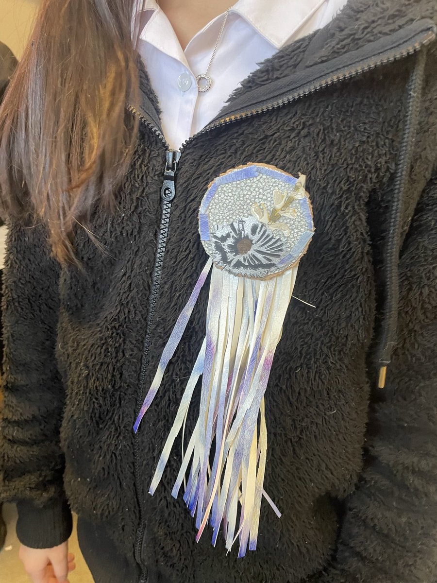 RossReid9's tweet image. Eco Broach….lots of great examples here @HHS_ExpArts #workfast #go #recycle