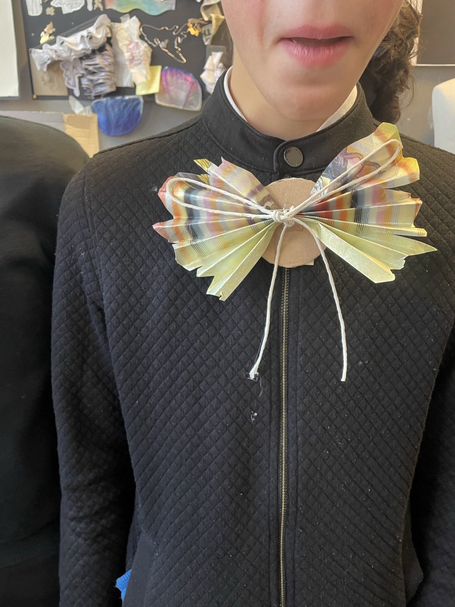 RossReid9's tweet image. Eco Broach….lots of great examples here @HHS_ExpArts #workfast #go #recycle