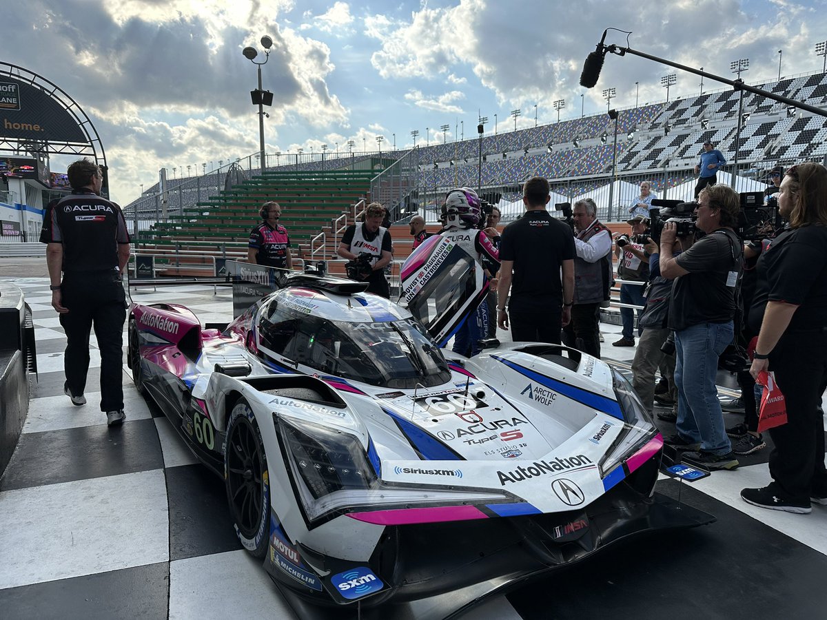 That’s #Rolex24 POLE POSITION for the No. 60 MSR Acura! 

#DRVPNK // #Roar24