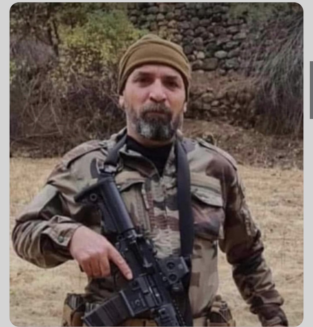 Kahraman güvenlik korucumuz nimet encü besler deresinde hain PKK terör örgütü ile girdiği çatışmada şehit olmuştur şehidimize Allahtan rahmet diliyorum mekanı cennet olsun inşallah muhterem ailesine yüce rabimden sabır diliyorum ülkemizin başı sağ olsun 
 <a href="/jandarma/">T.C. Jandarma Gn. K</a> <a href="/TC_icisleri/">T.C. İçişleri Bakanlığı</a>