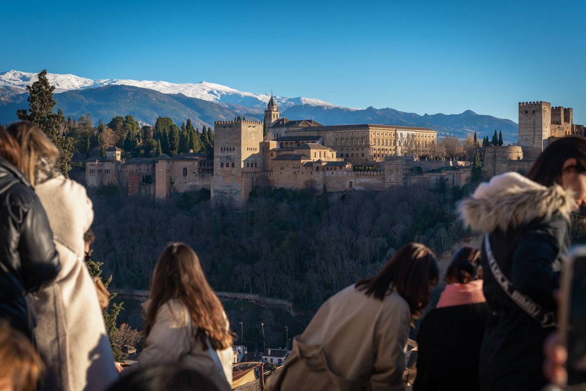 alberto_camu's tweet photo. Un domingo de invierno cualquiera en #Granada https://t.co/IQRzGgvQ5I