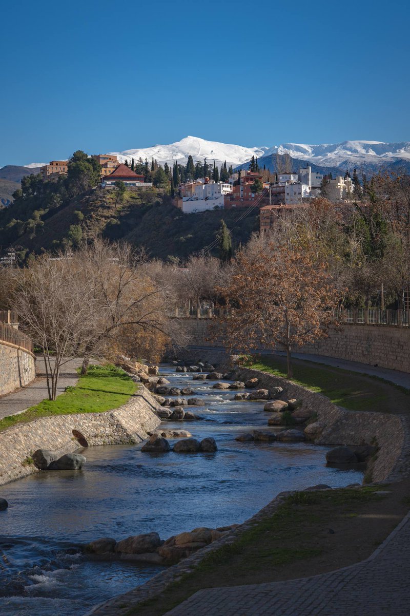 alberto_camu's tweet photo. Un domingo de invierno cualquiera en #Granada https://t.co/IQRzGgvQ5I