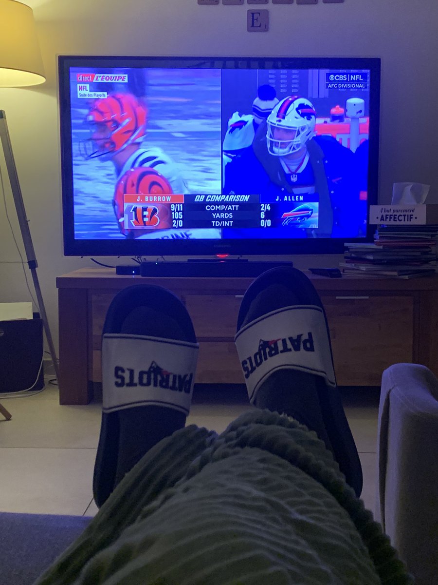 OKLM devant <a href="/lachainelequipe/">la chaine L'Équipe</a> et la <a href="/NFL/">NFL</a> <a href="/Patriots/">New England Patriots</a> <a href="/BuffaloBills/">Buffalo Bills</a> <a href="/Bengals/">Cincinnati Bengals</a> 
#lequipeNFL